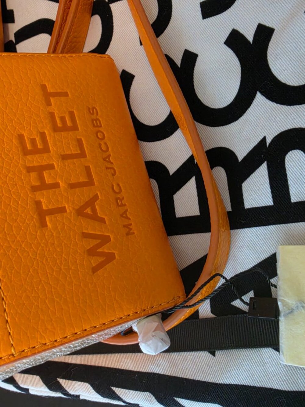 Marc Jacobs Small Leather Orange Tote Crossbody w/ Matching wallet & Tote Charm - Picture 6 of 11